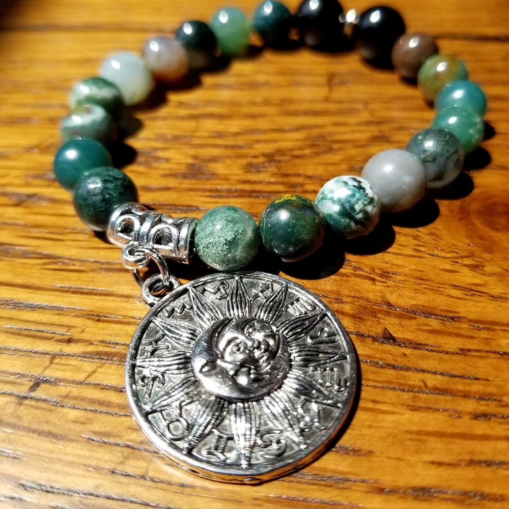 Handmade agate stone bracelet.